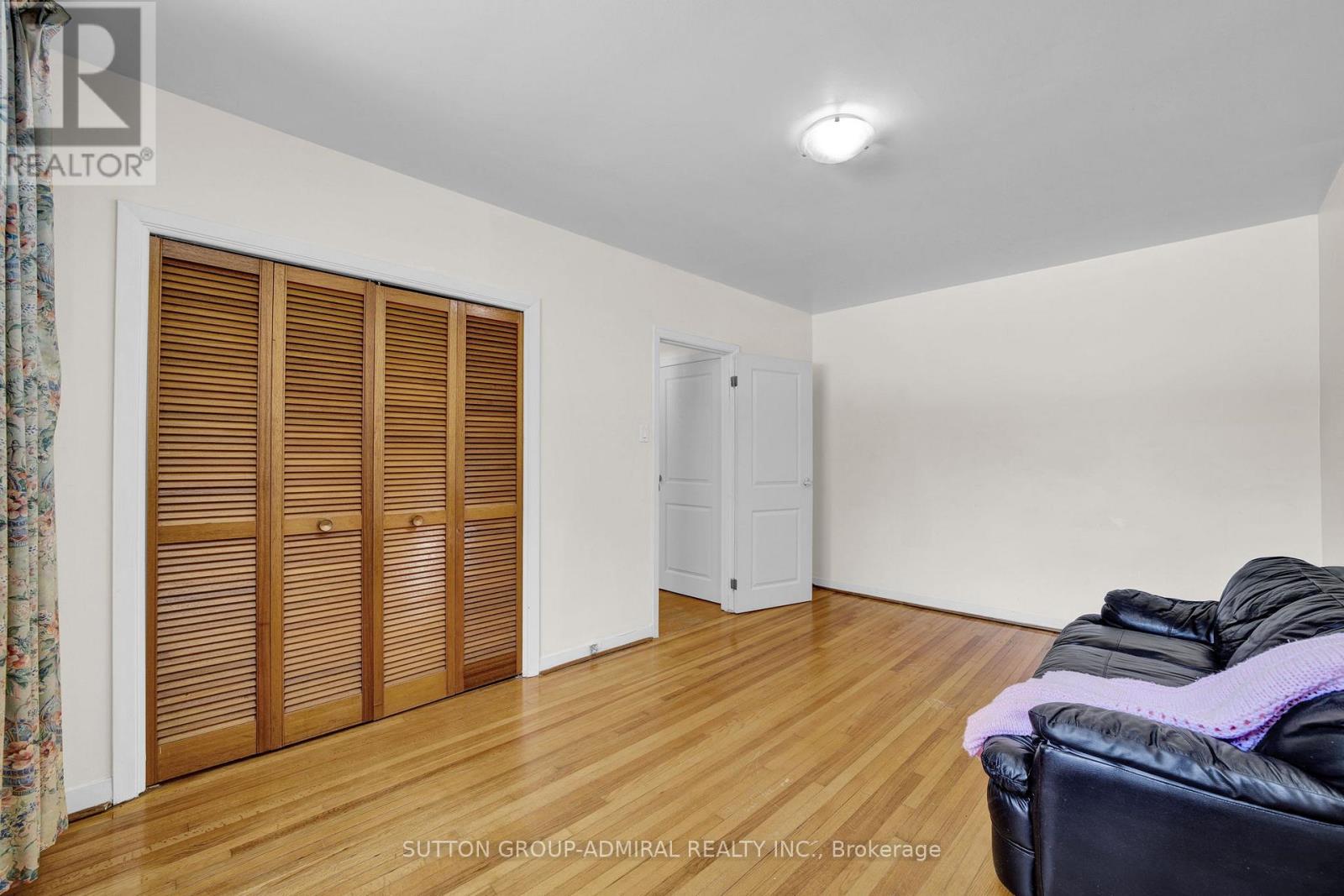 38 Frankton Crescent, Toronto, Ontario  M3J 1C1 - Photo 18 - W12433072