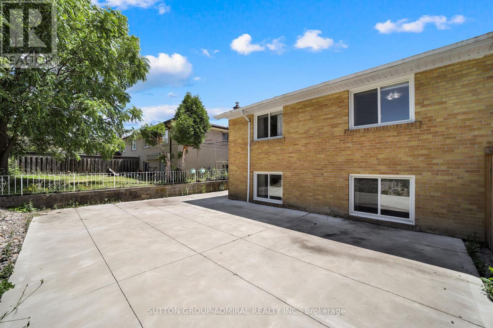 38 Frankton Crescent, Toronto, Ontario  M3J 1C1 - Photo 33 - W12433072