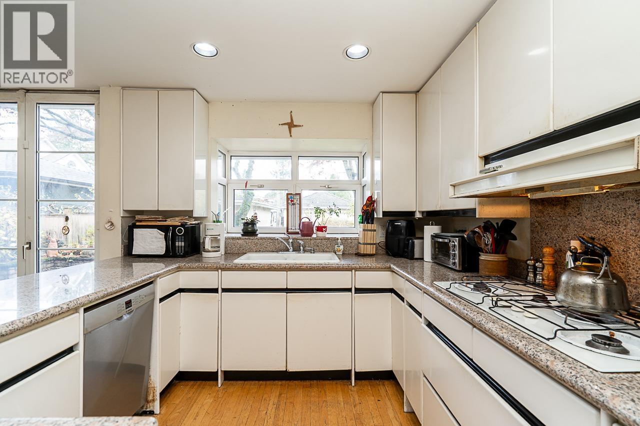 2443 W 47th Avenue, Vancouver, British Columbia  V6M 2N3 - Photo 11 - R3067507