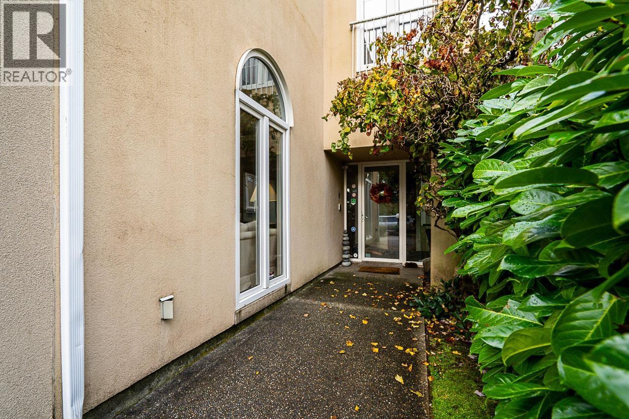 2443 W 47th Avenue, Vancouver, British Columbia  V6M 2N3 - Photo 3 - R3067507