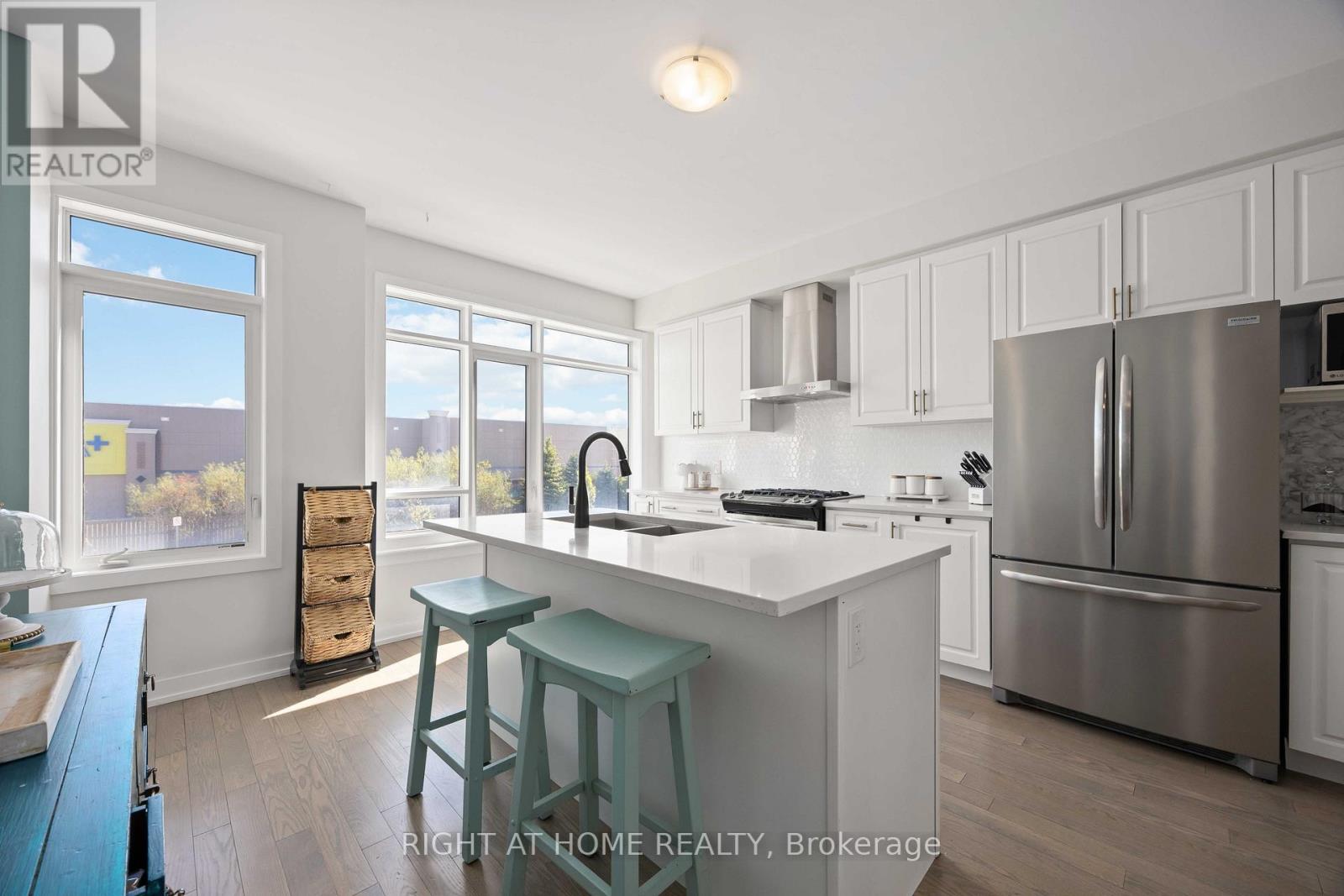 50 Troon Avenue, Vaughan, Ontario  L6A 4Z2 - Photo 13 - N12588642