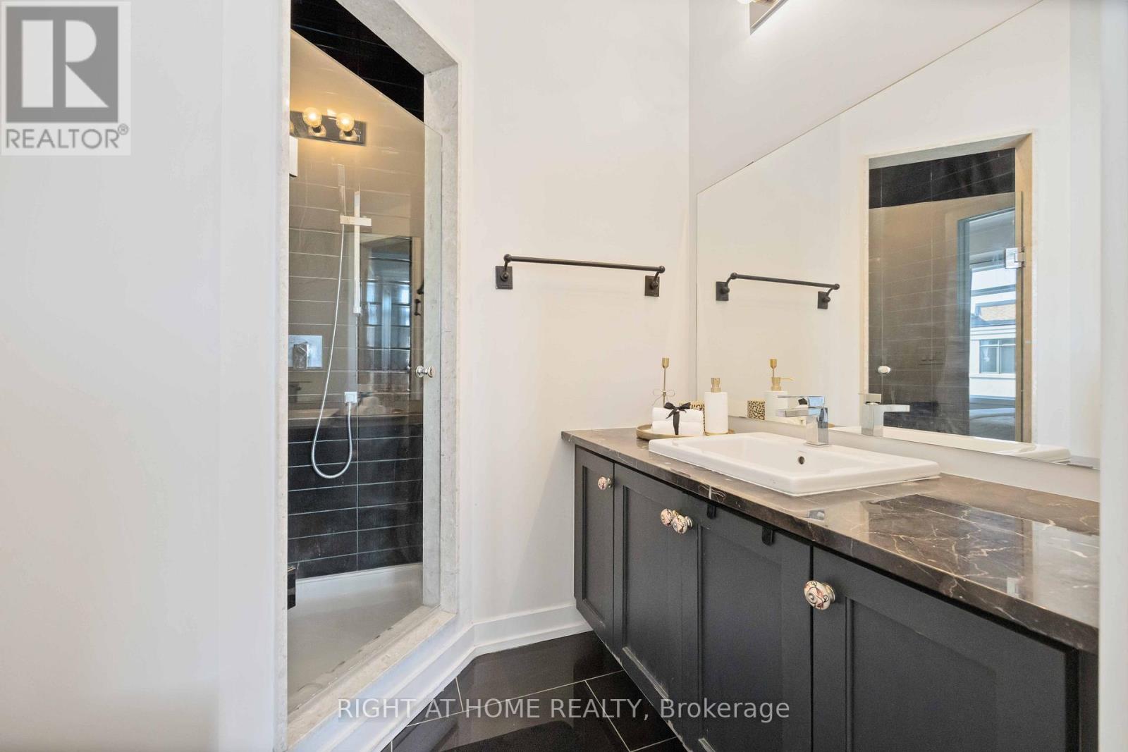 50 Troon Avenue, Vaughan, Ontario  L6A 4Z2 - Photo 19 - N12588642