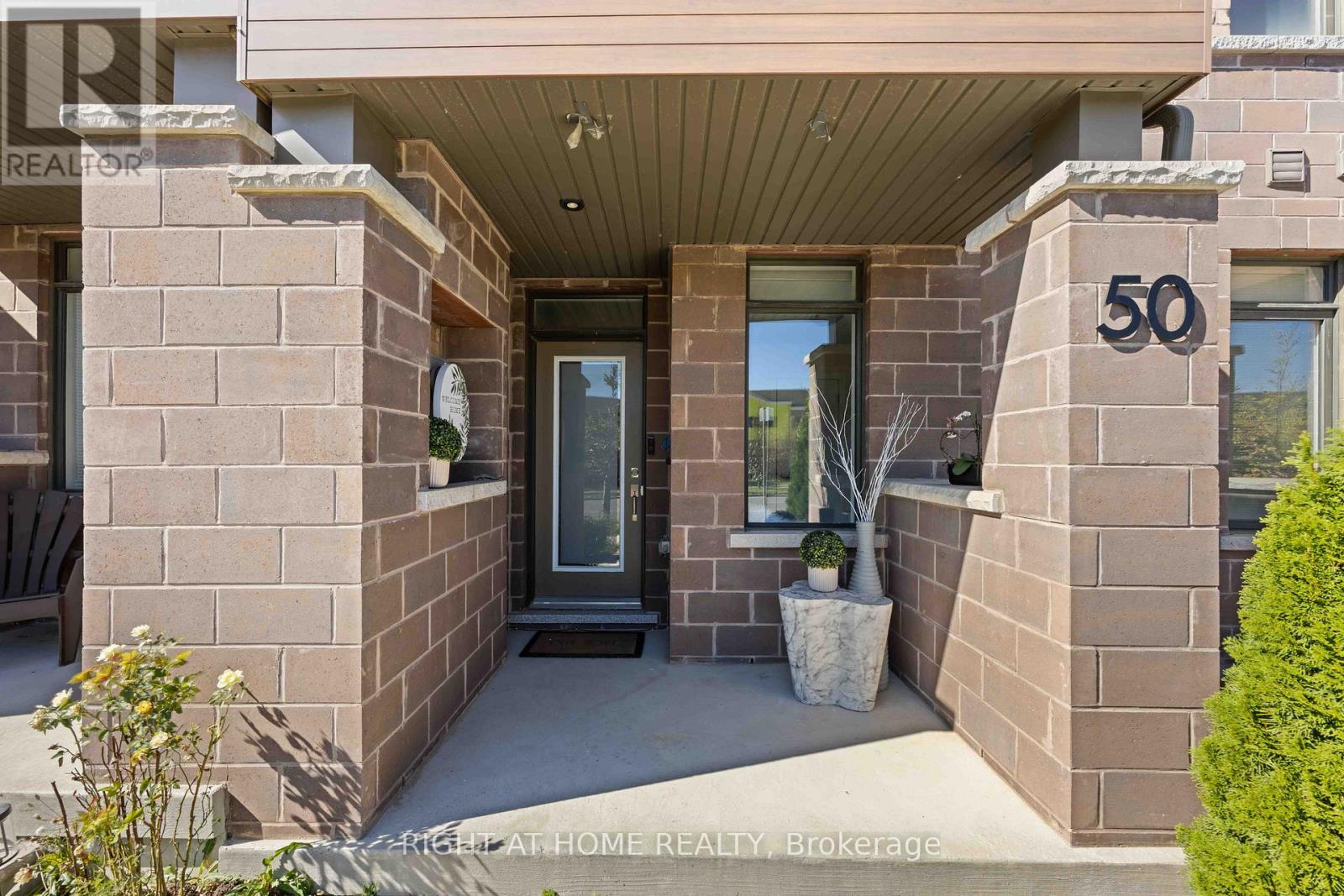 50 Troon Avenue, Vaughan, Ontario  L6A 4Z2 - Photo 2 - N12588642