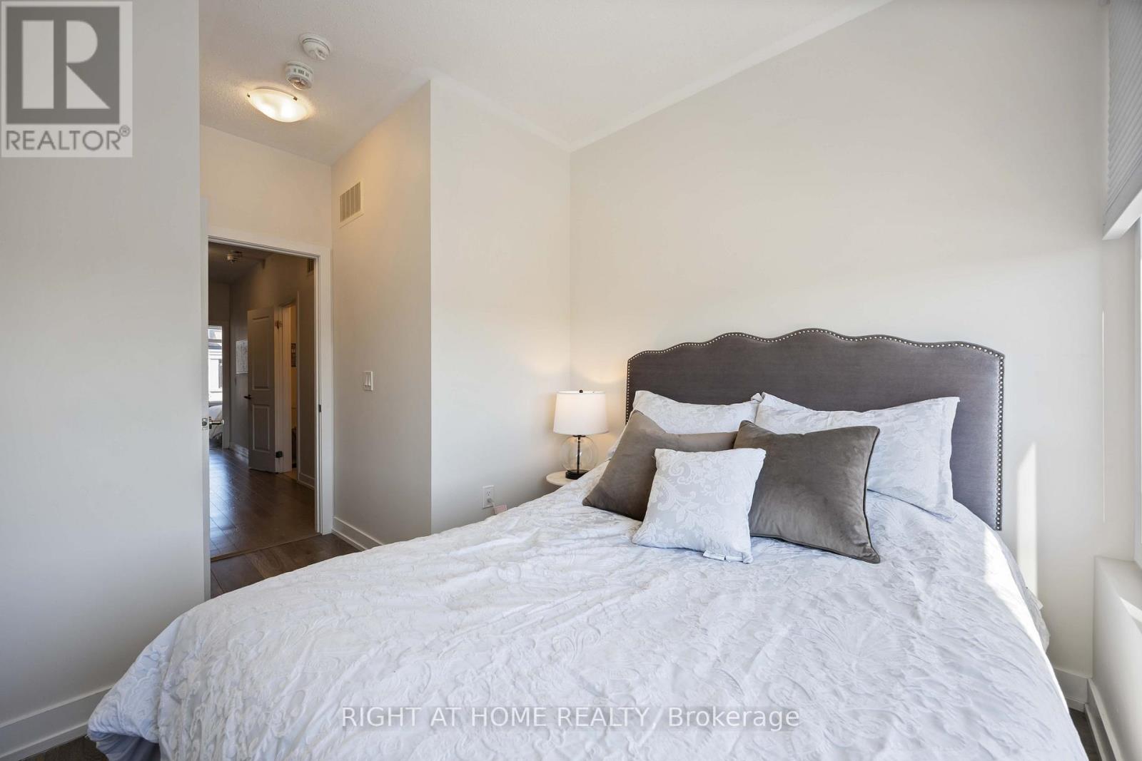 50 Troon Avenue, Vaughan, Ontario  L6A 4Z2 - Photo 24 - N12588642