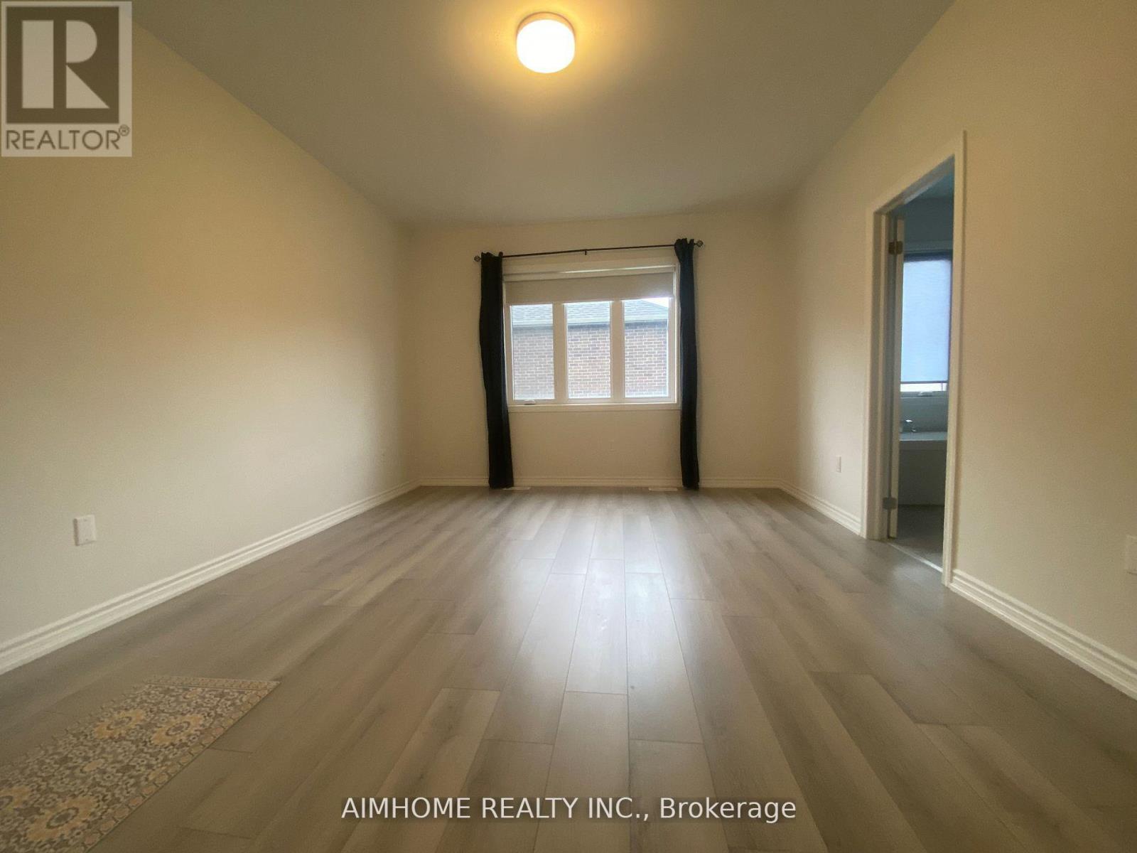 168 Tempel Street, Richmond Hill, Ontario  L4E 1J2 - Photo 10 - N12588644