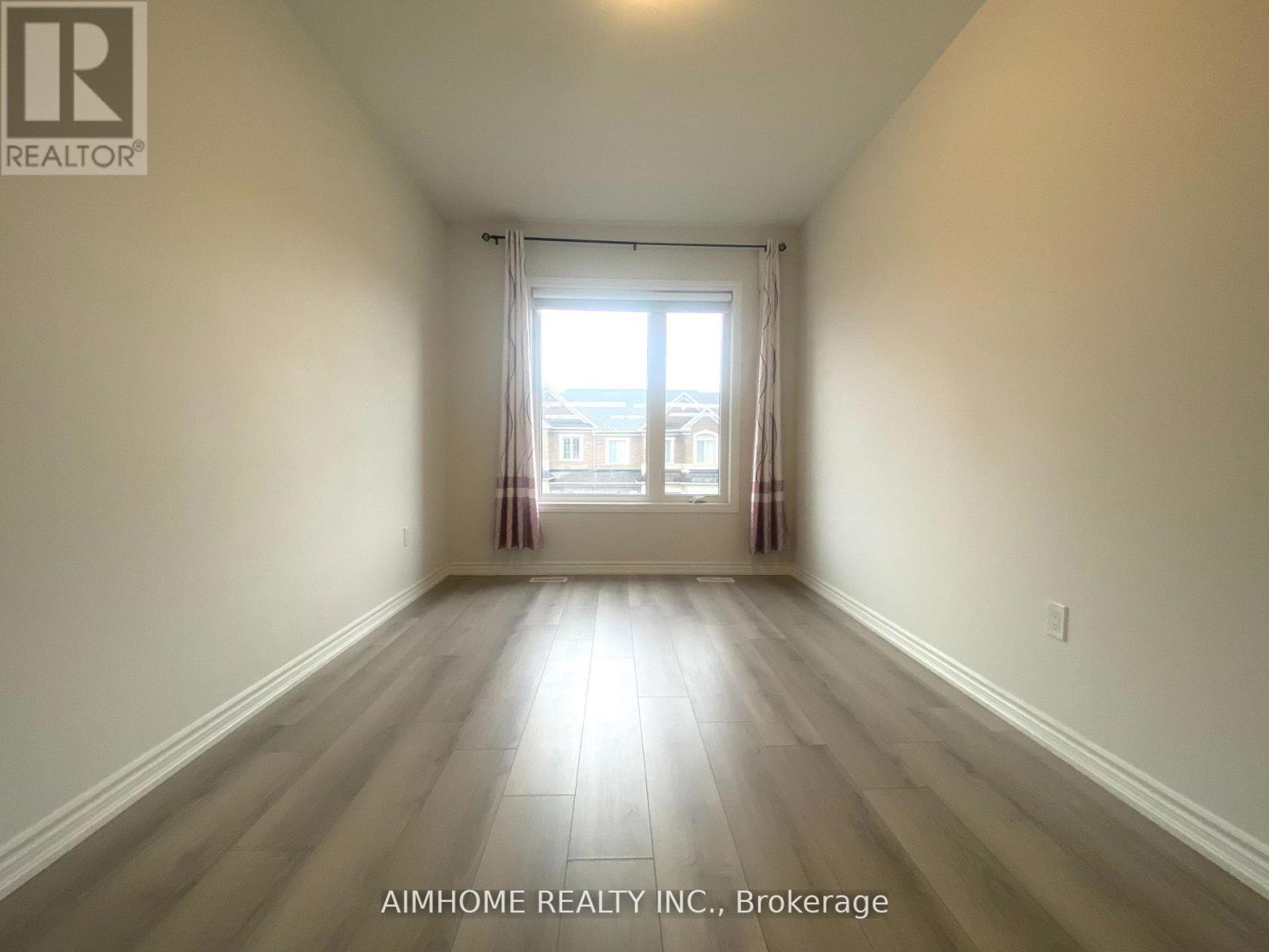 168 Tempel Street, Richmond Hill, Ontario  L4E 1J2 - Photo 7 - N12588644