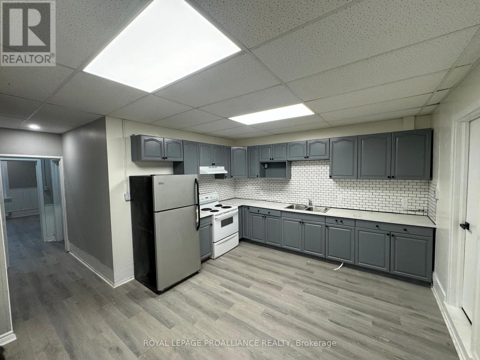 B - 48 King Street, Quinte West, Ontario  K8V 3V8 - Photo 1 - X12507528