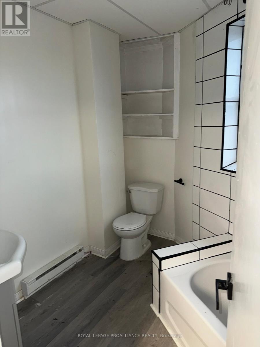 B - 48 King Street, Quinte West, Ontario  K8V 3V8 - Photo 6 - X12507528