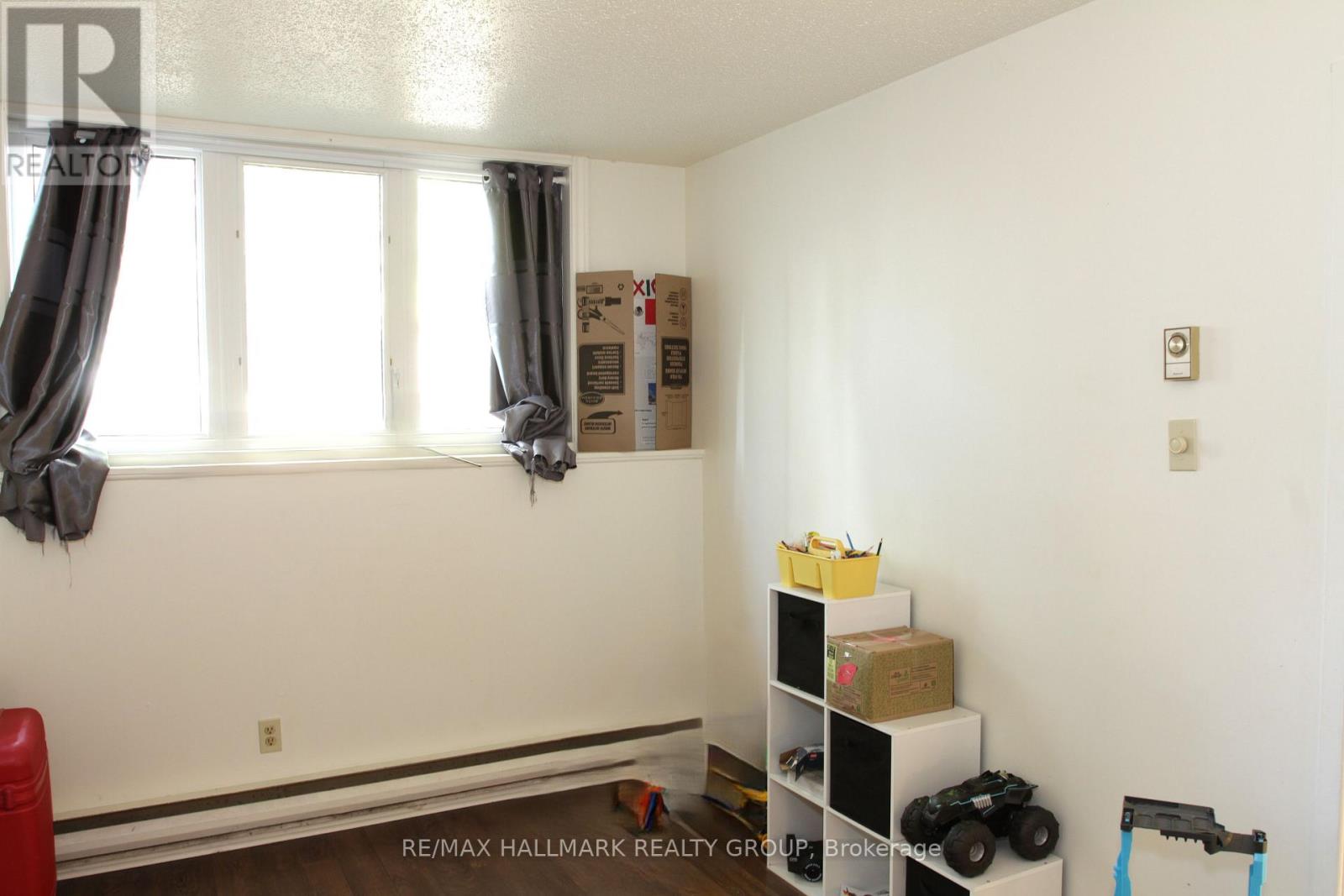 104 Salter Crescent, Ottawa, Ontario  K2K 1Y7 - Photo 15 - X12491318