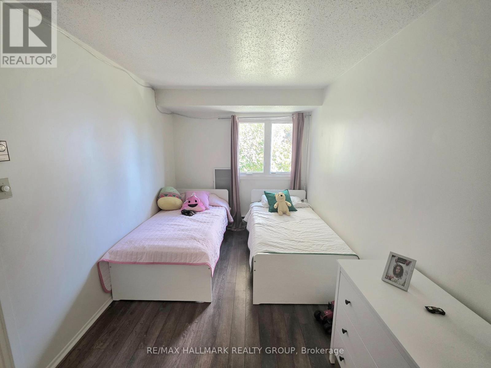 104 Salter Crescent, Ottawa, Ontario  K2K 1Y7 - Photo 13 - X12491318