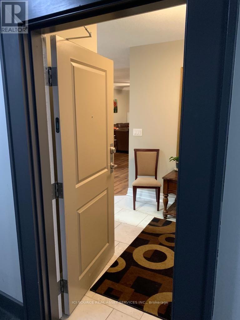 808 - 240 Villagewalk Boulevard, London North, Ontario  N6G 0P6 - Photo 12 - X12588638