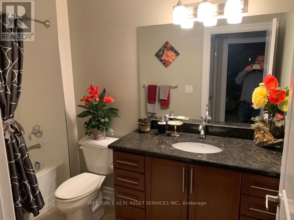 808 - 240 Villagewalk Boulevard, London North, Ontario  N6G 0P6 - Photo 21 - X12588638