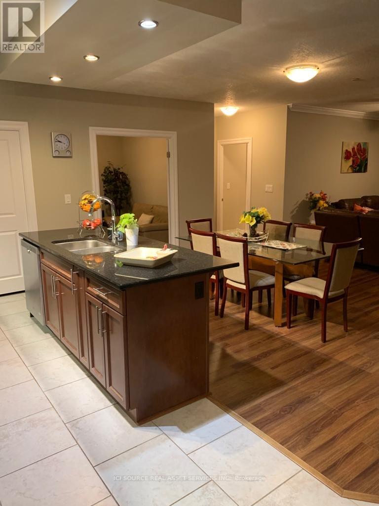 808 - 240 Villagewalk Boulevard, London North, Ontario  N6G 0P6 - Photo 24 - X12588638