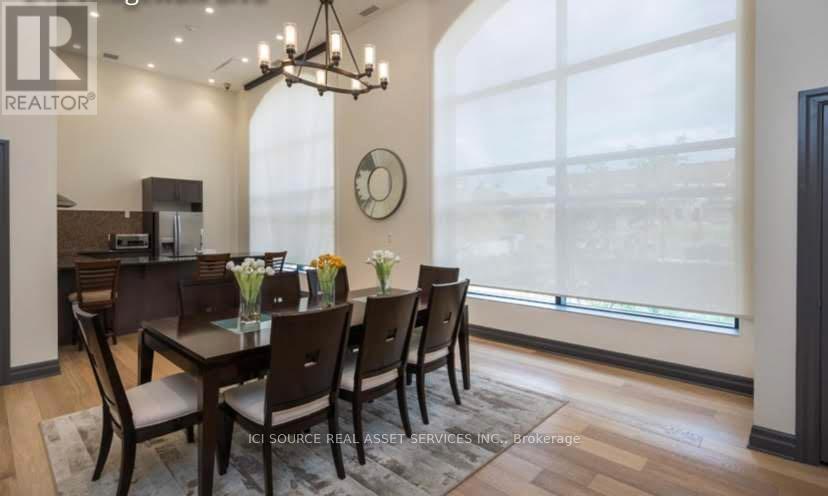 808 - 240 Villagewalk Boulevard, London North, Ontario  N6G 0P6 - Photo 8 - X12588638