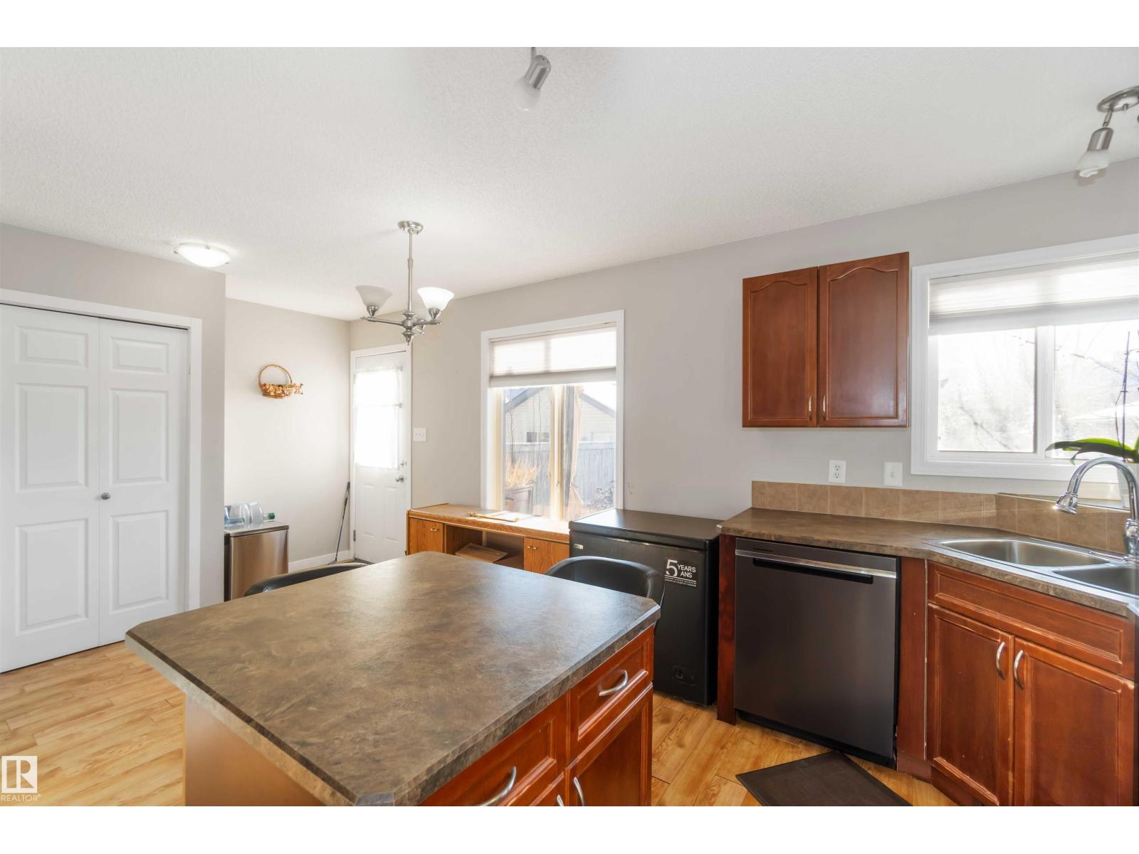 5807 Sutter Pl Nw, Edmonton, Alberta  T6R 3R3 - Photo 11 - E4467098