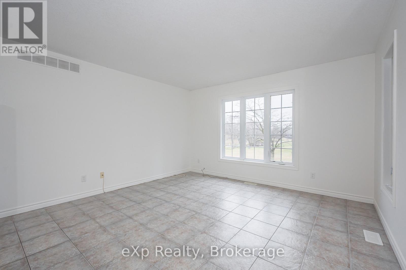 Upper - 62 Victoria Road N, Guelph, Ontario N1E 5H1 - Photo 3 - X12588676