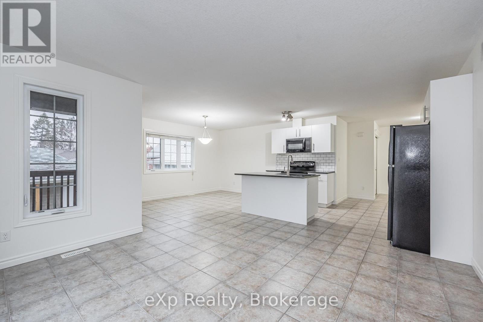 Upper - 62 Victoria Road N, Guelph, Ontario N1E 5H1 - Photo 4 - X12588676