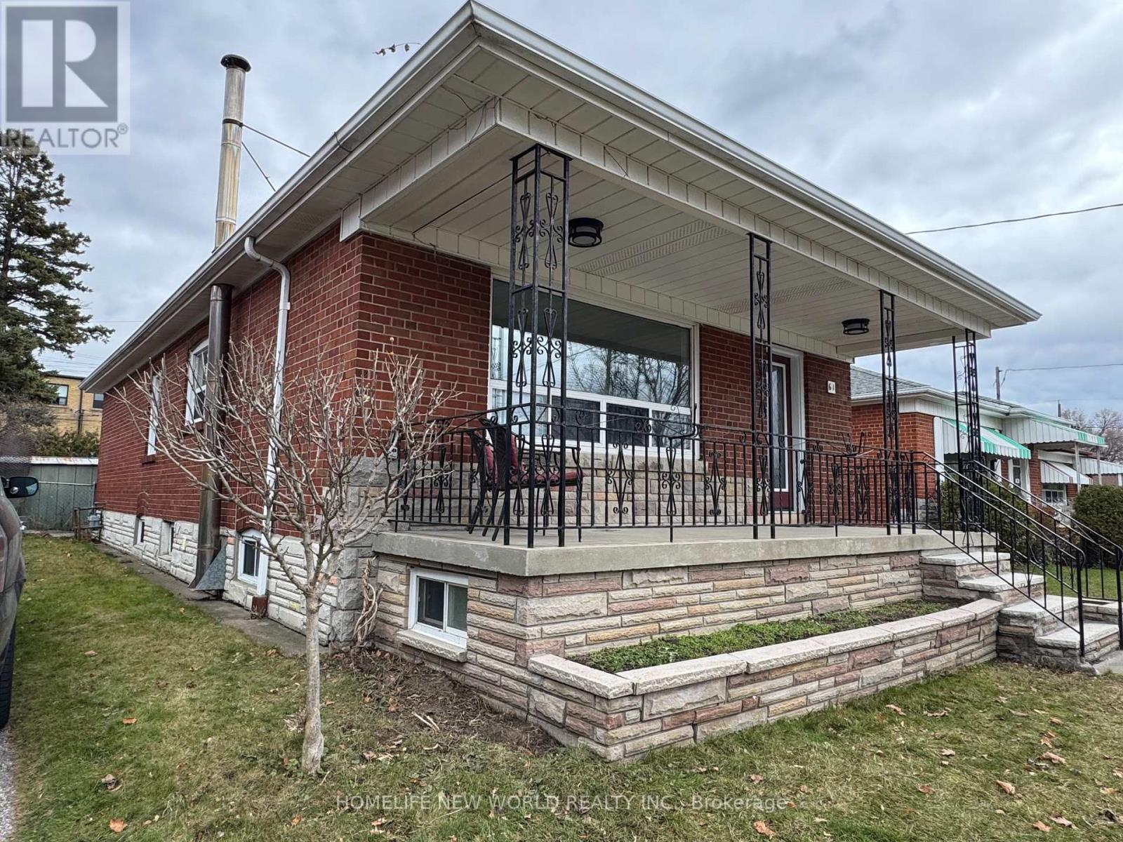 61 Gilroy Drive, Toronto, Ontario  M1P 2A2 - Photo 4 - E12588682