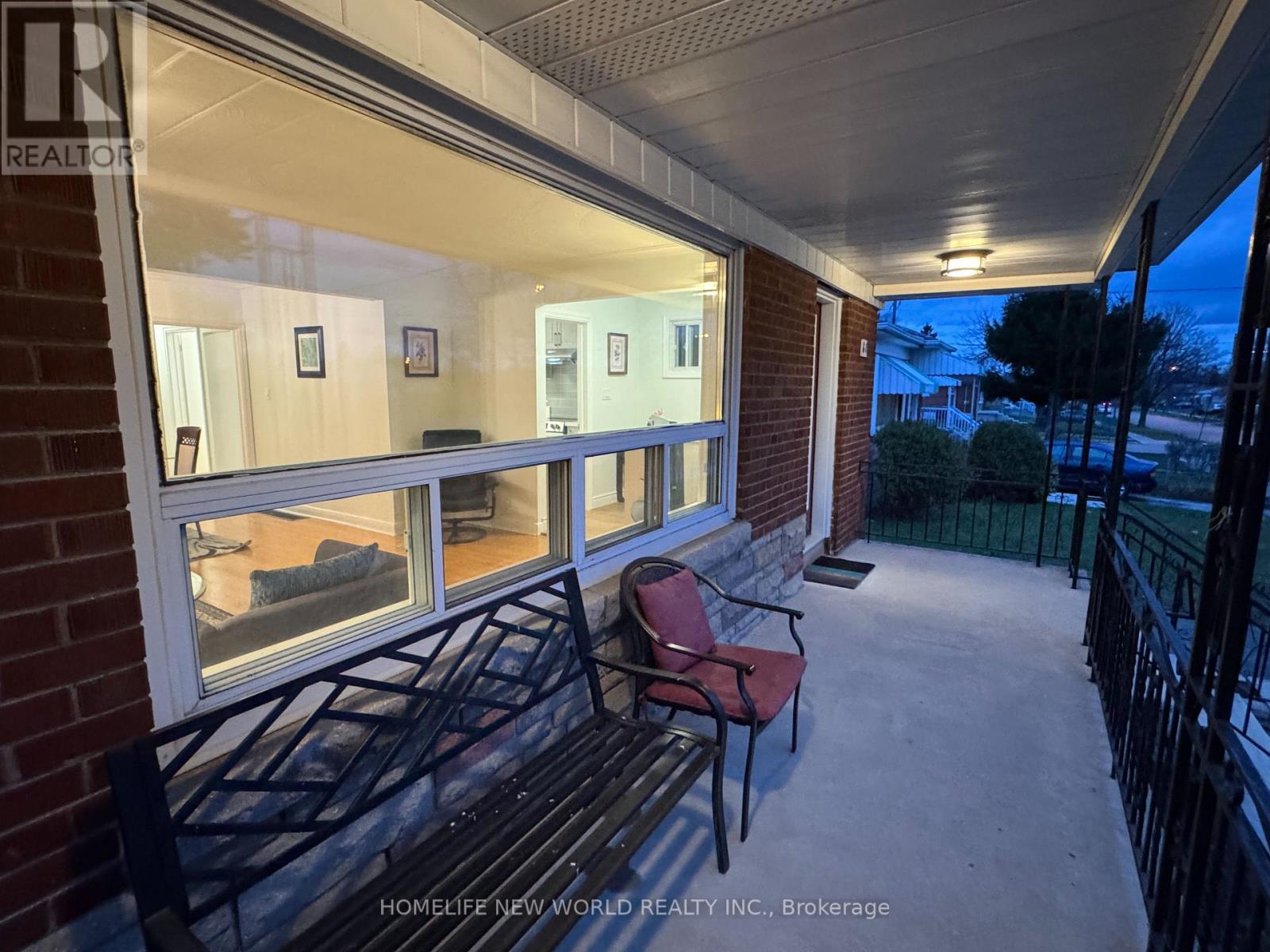 61 Gilroy Drive, Toronto, Ontario  M1P 2A2 - Photo 5 - E12588682