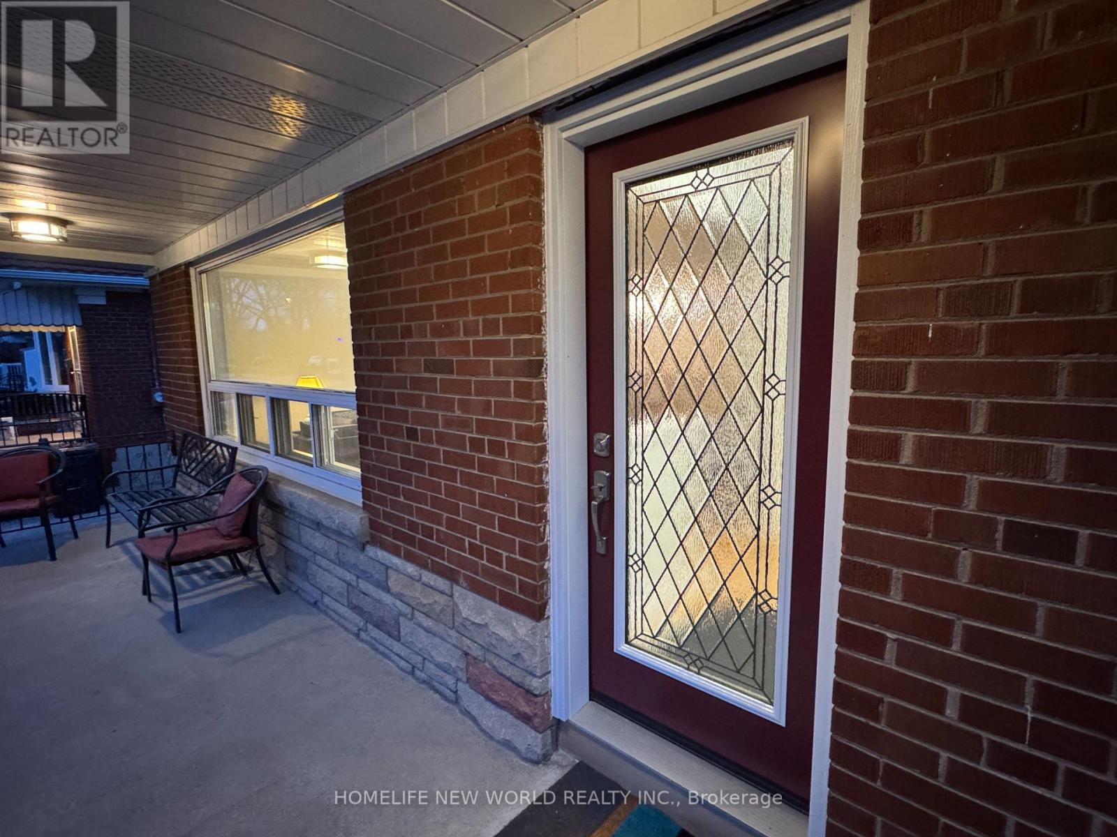 61 Gilroy Drive, Toronto, Ontario  M1P 2A2 - Photo 8 - E12588682