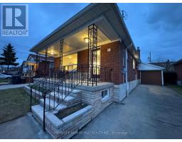 61 GILROY DRIVE, Toronto, Ontario