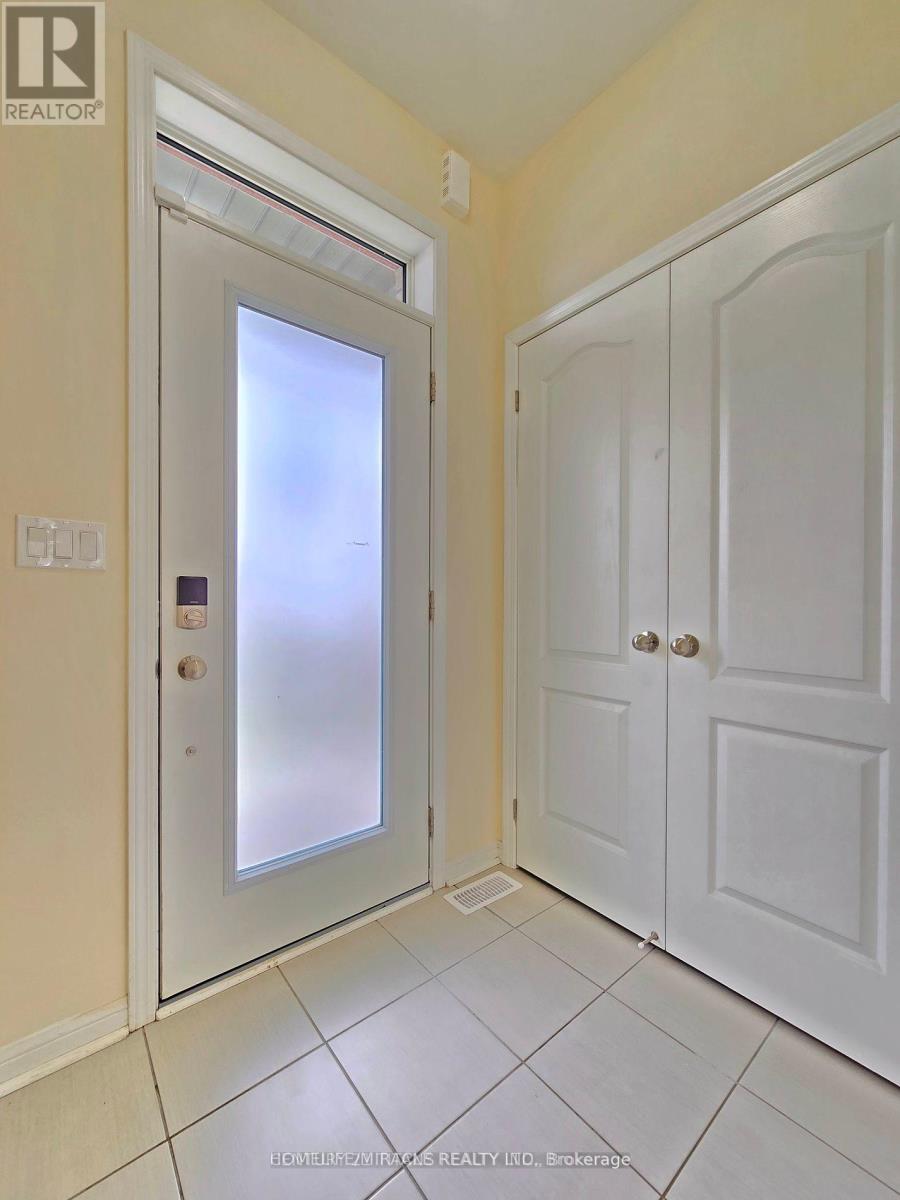 2584 Winter Words Drive, Oshawa, Ontario  L1H 7K4 - Photo 2 - E12588686