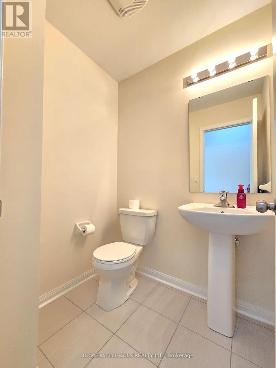 2584 Winter Words Drive, Oshawa, Ontario  L1H 7K4 - Photo 4 - E12588686