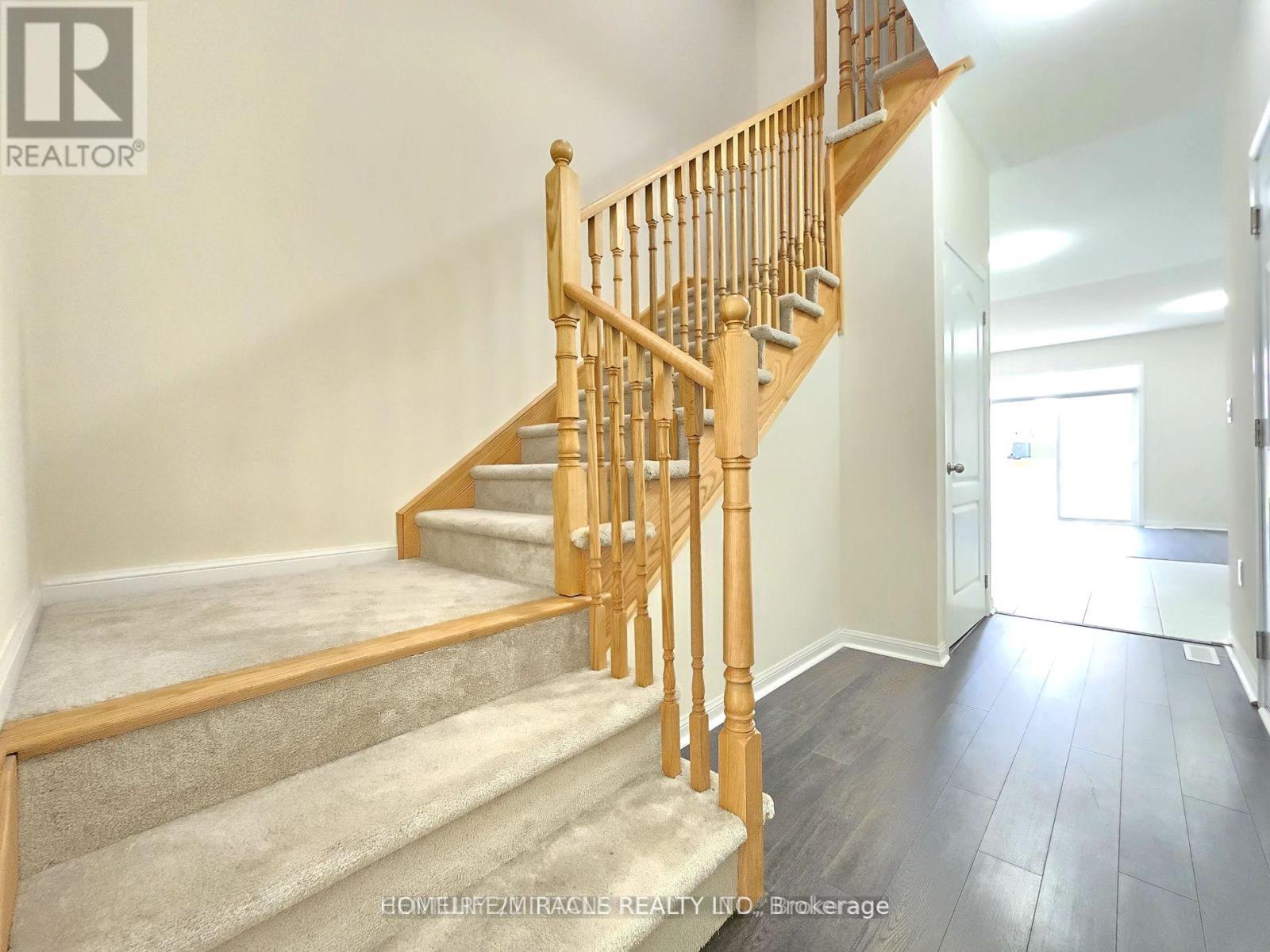 2584 Winter Words Drive, Oshawa, Ontario  L1H 7K4 - Photo 5 - E12588686