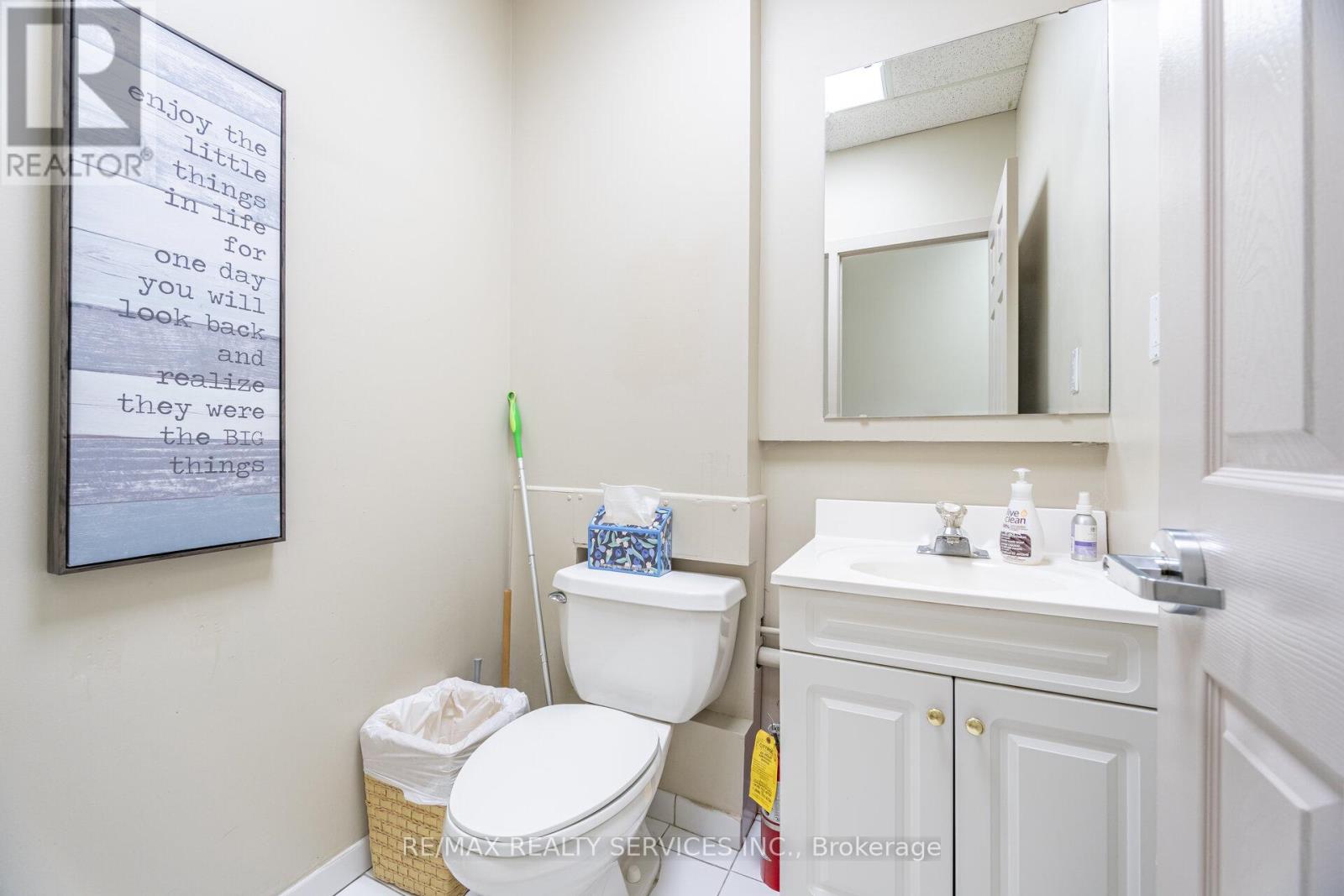 100 - 7620 Yonge Street, Vaughan, Ontario  L4J 1V9 - Photo 30 - N12588700