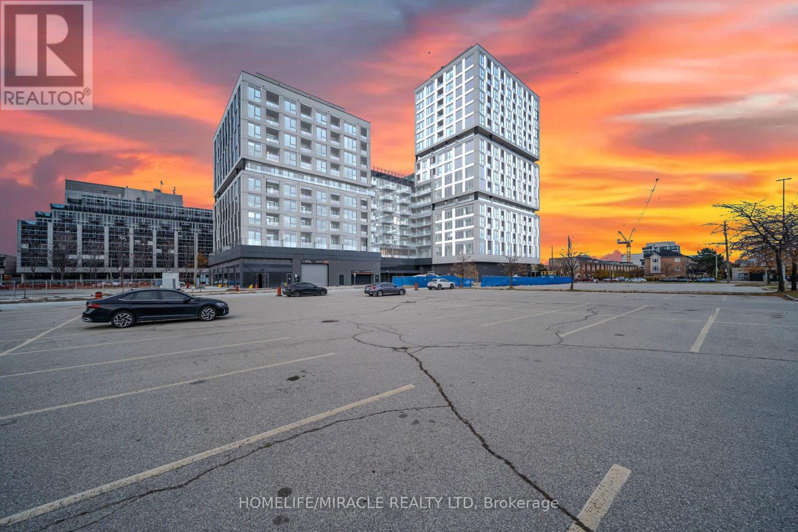 519 - 1007 THE QUEENSWAY, Toronto, Ontario