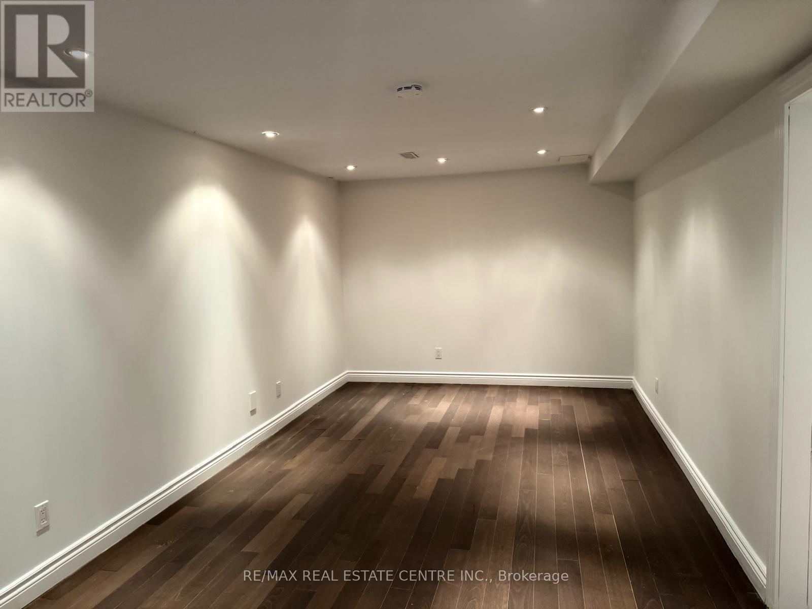 441 Saville Crescent, Oakville, Ontario  L6L 3T9 - Photo 12 - W12519034