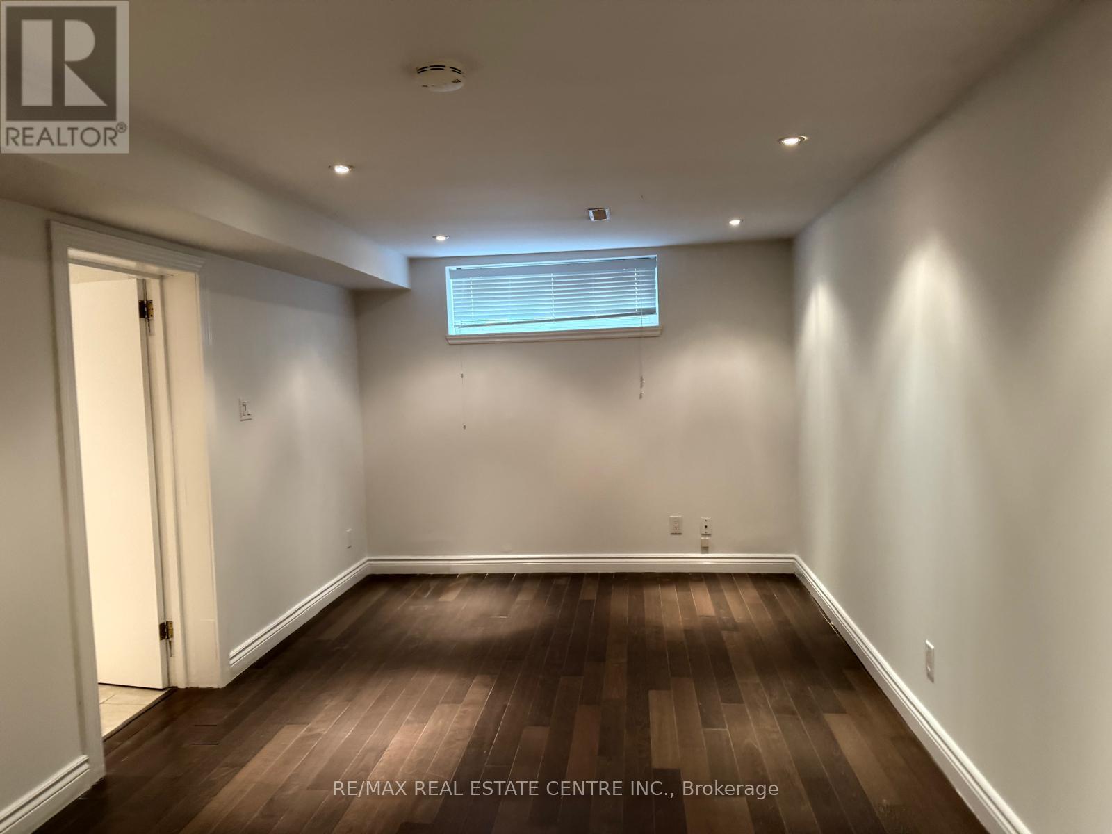 441 Saville Crescent, Oakville, Ontario  L6L 3T9 - Photo 10 - W12519034