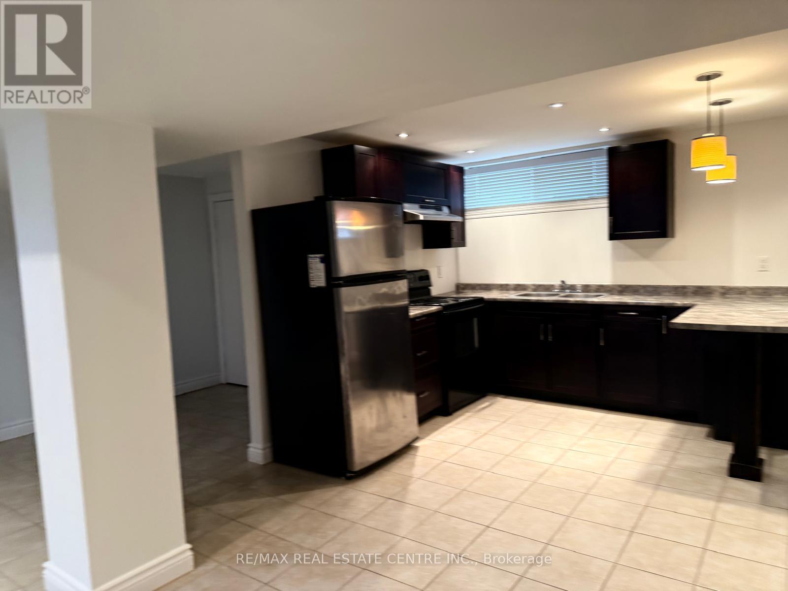 441 Saville Crescent, Oakville, Ontario  L6L 3T9 - Photo 17 - W12519034