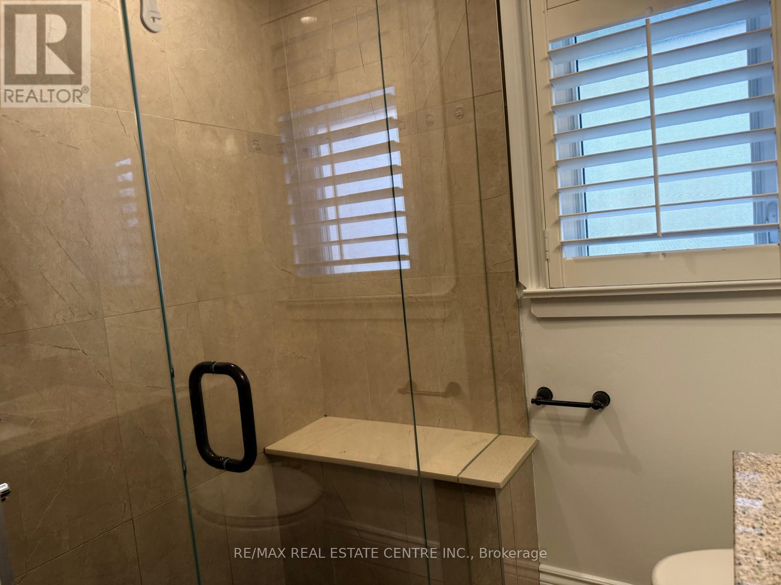 441 Saville Crescent, Oakville, Ontario  L6L 3T9 - Photo 4 - W12519034