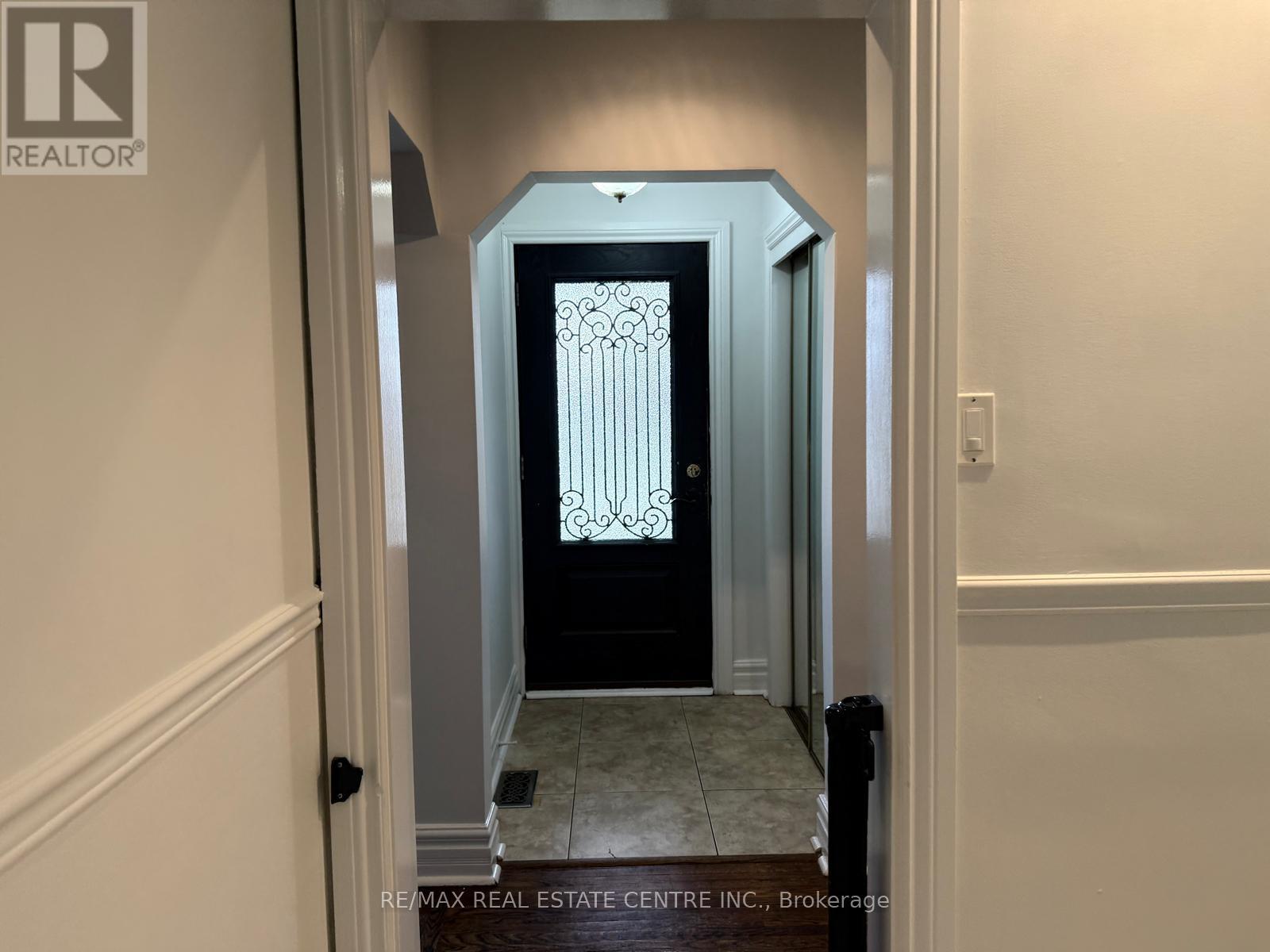 441 Saville Crescent, Oakville, Ontario  L6L 3T9 - Photo 7 - W12519034