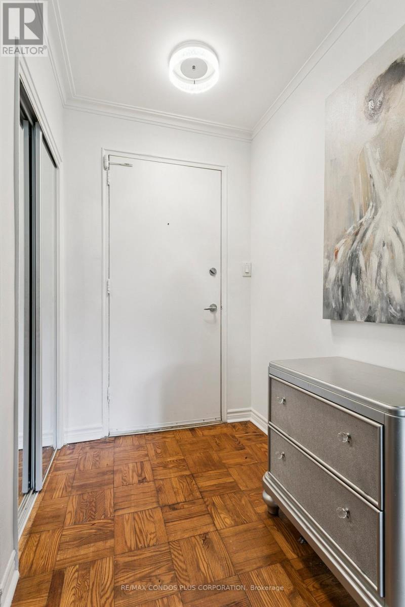 101 - 185 Stephen Drive W, Toronto, Ontario  M8Y 3N5 - Photo 8 - W12569032