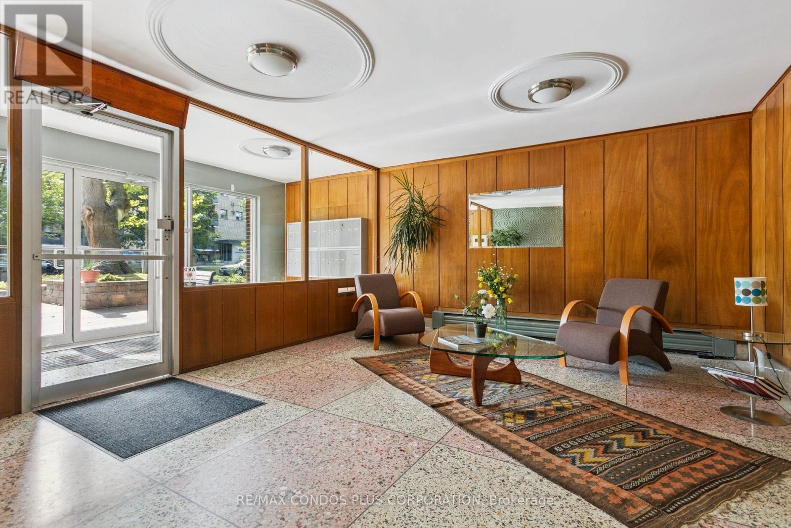 101 - 185 Stephen Drive W, Toronto, Ontario  M8Y 3N5 - Photo 6 - W12569032