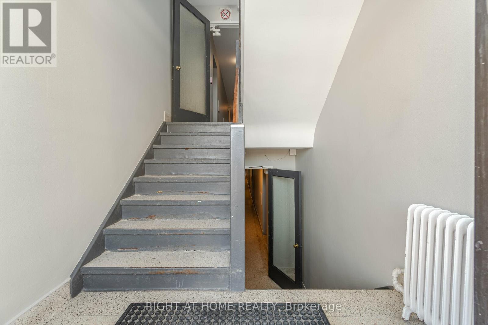 103 - 57 Mericourt Road, Hamilton (Ainslie Wood), Ontario  L8S 2N5 - Photo 10 - X12588674