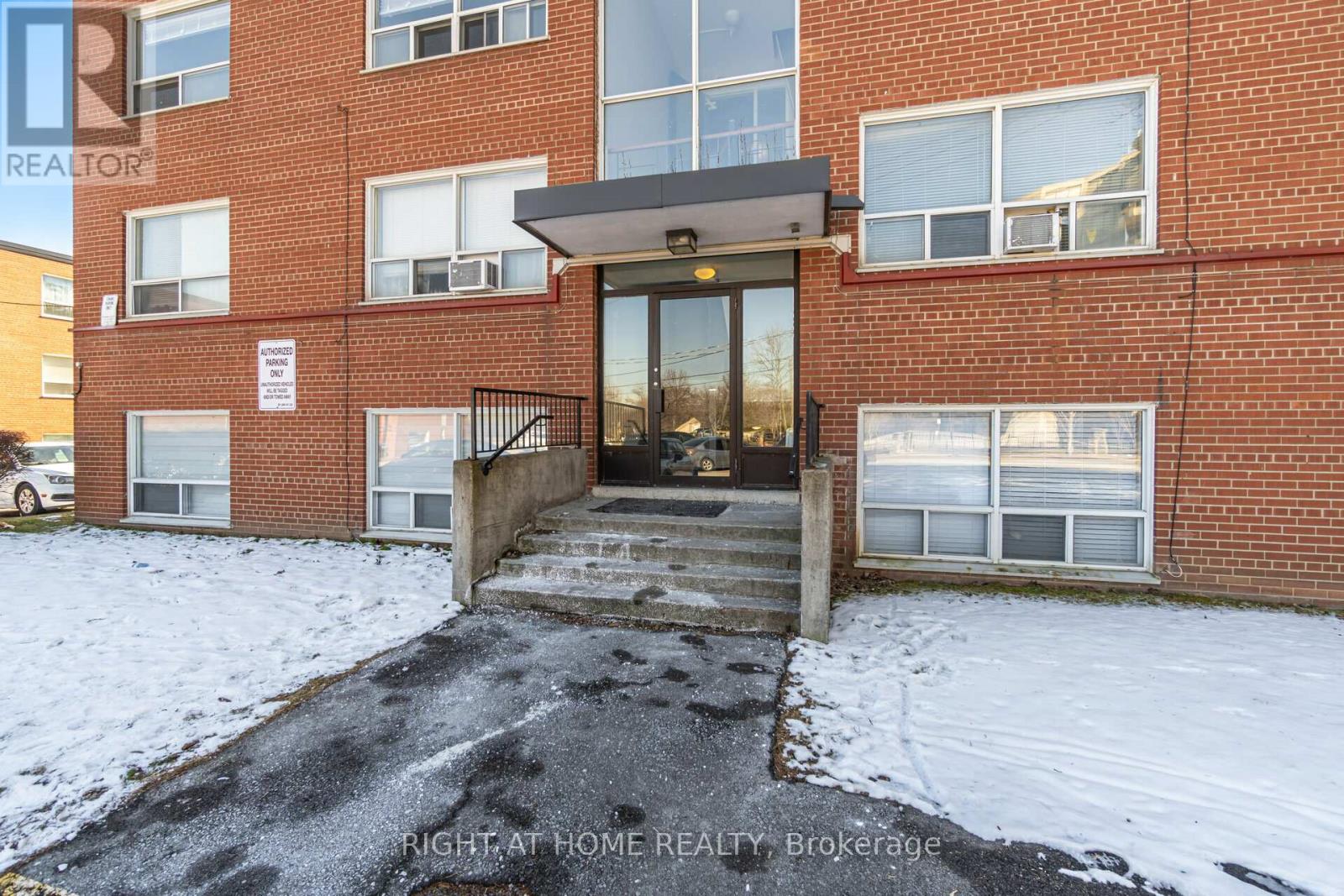 103 - 57 Mericourt Road, Hamilton (Ainslie Wood), Ontario  L8S 2N5 - Photo 14 - X12588674