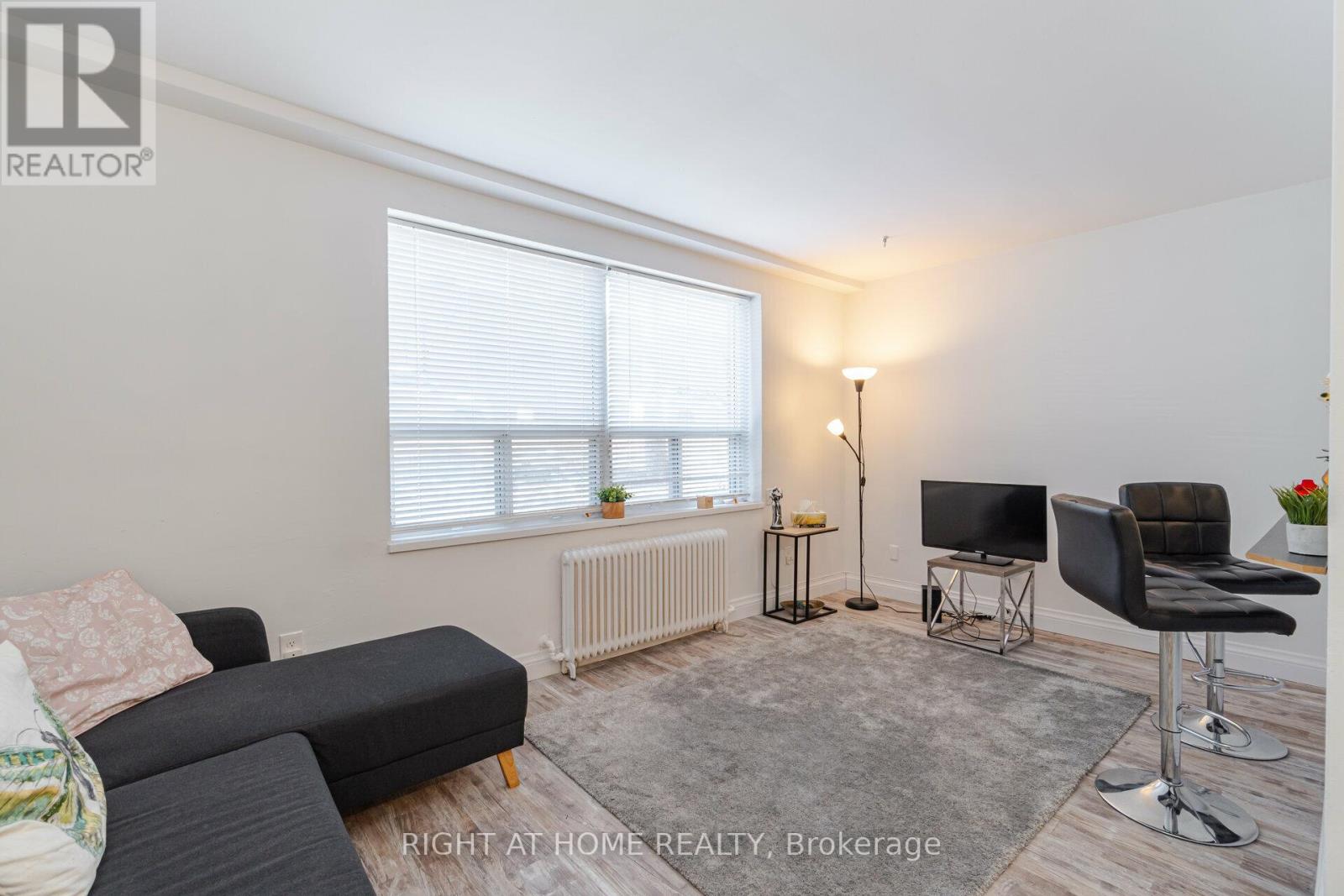 103 - 57 Mericourt Road, Hamilton (Ainslie Wood), Ontario  L8S 2N5 - Photo 6 - X12588674