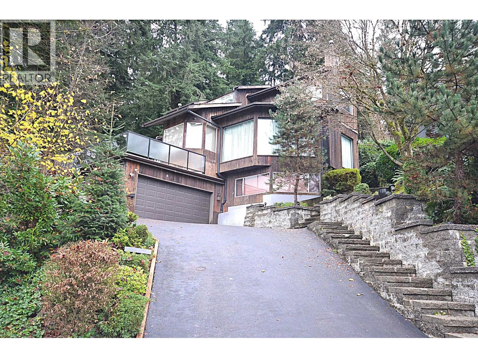 1092 Corona Crescent, Coquitlam, British Columbia  V3J 7J3 - Photo 1 - R3070992