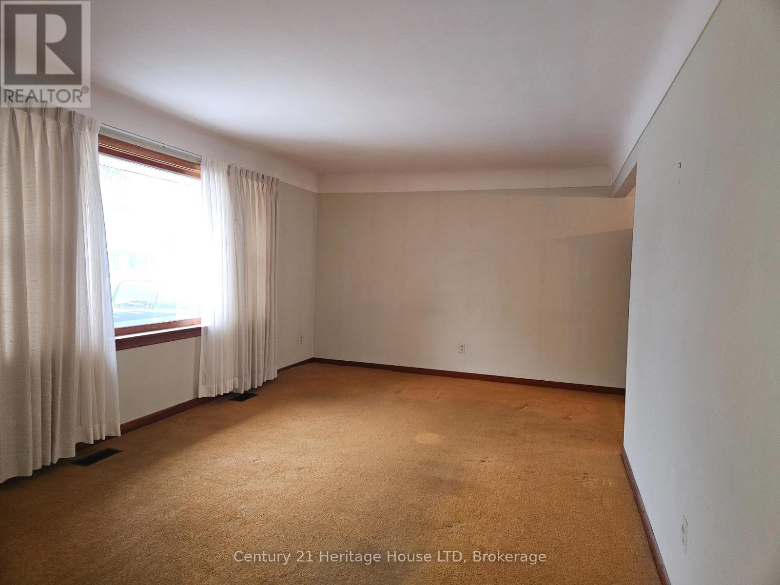 6558 Oneil Street, Niagara Falls, Ontario  L2J 1N1 - Photo 4 - X12576310