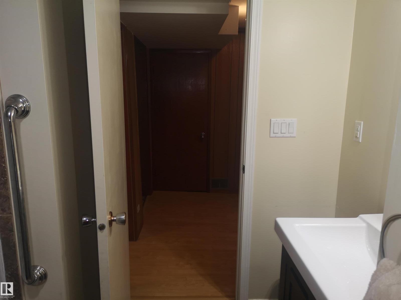 9636 63 Av Nw, Edmonton, Alberta  T6E 0G5 - Photo 15 - E4462924