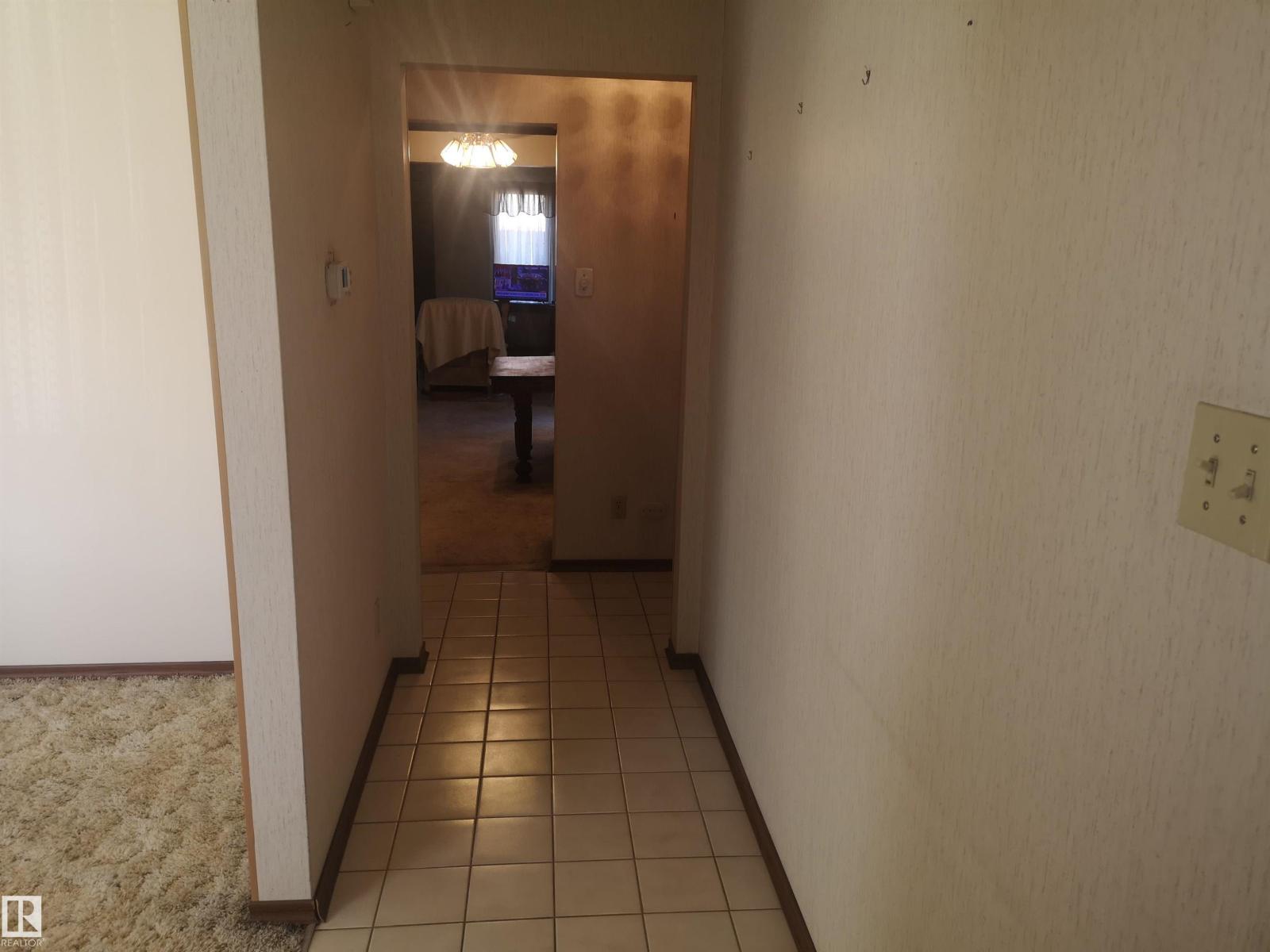 9636 63 Av Nw, Edmonton, Alberta  T6E 0G5 - Photo 4 - E4462924