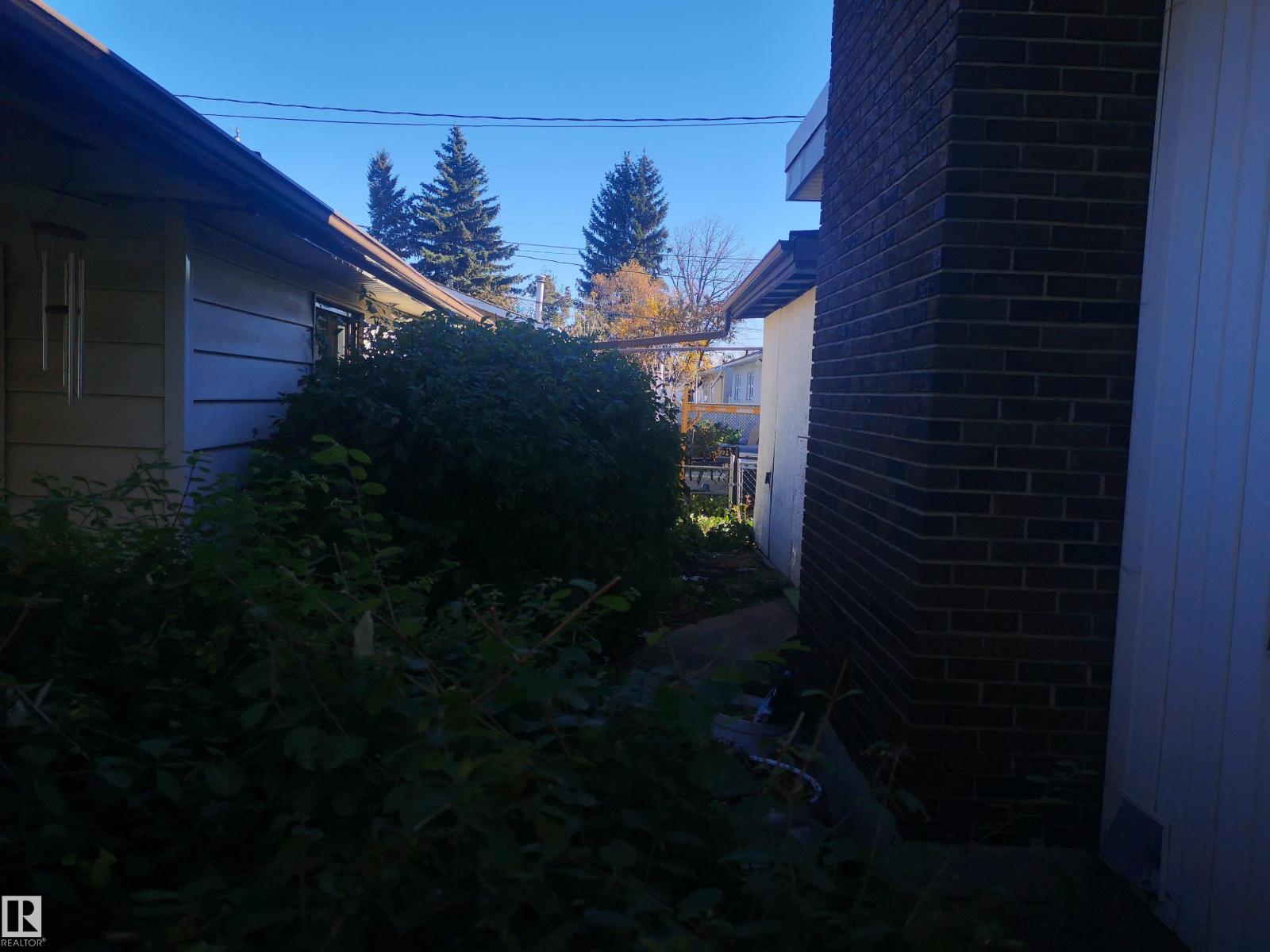 9636 63 Av Nw, Edmonton, Alberta  T6E 0G5 - Photo 44 - E4462924