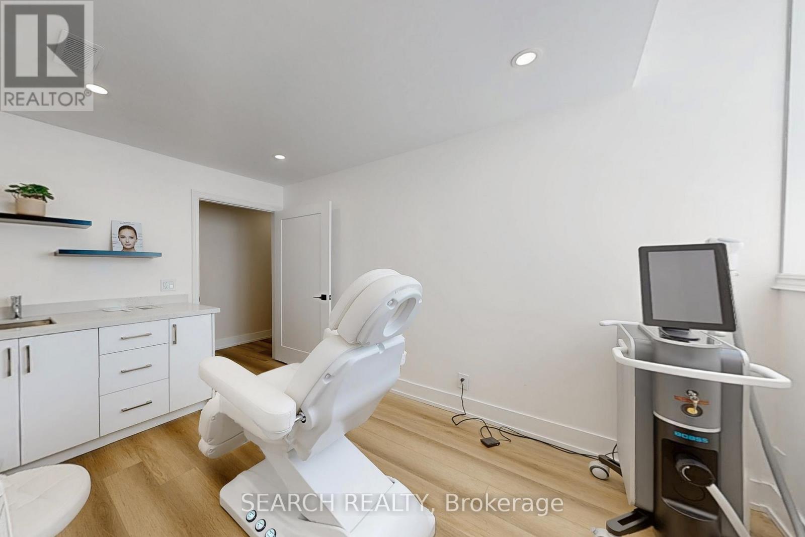 42 Village Centre, Mississauga, Ontario L4Z 1V9 - Photo 13 - W12588440