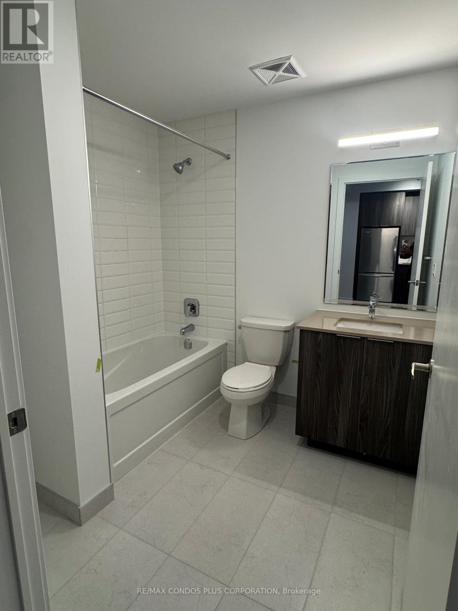 515 - 720 Whitlock Avenue, Milton, Ontario  L9E 2B5 - Photo 4 - W12588736