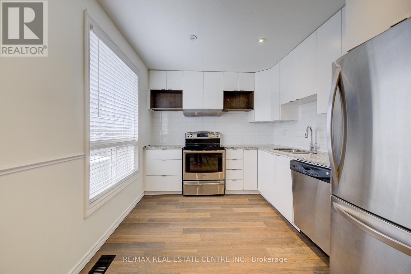 68 - 1115 Paramount Drive, Hamilton, Ontario  L8J 1P6 - Photo 17 - X12499848