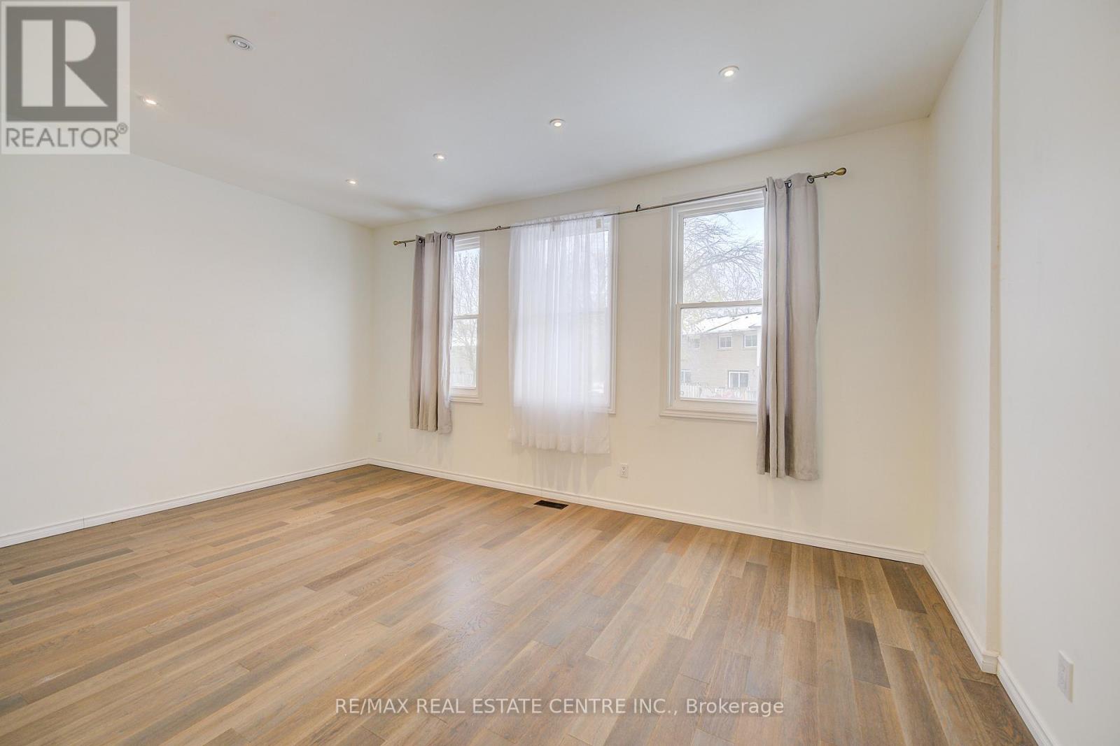 68 - 1115 Paramount Drive, Hamilton, Ontario  L8J 1P6 - Photo 10 - X12499848