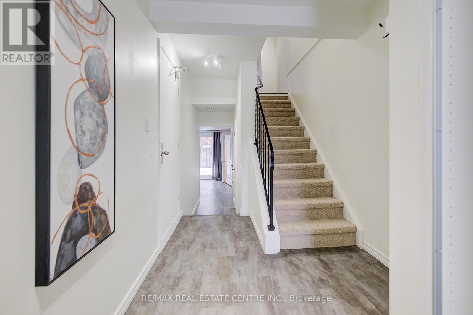 68 - 1115 Paramount Drive, Hamilton, Ontario  L8J 1P6 - Photo 4 - X12499848